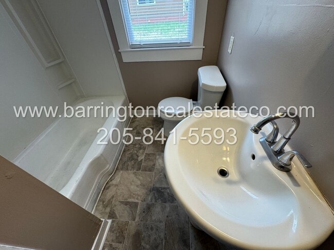 Photo - 2519 St Charles Ave SW