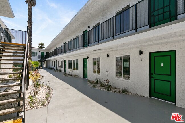 Photo - 6736 Woodley Ave Unit 20