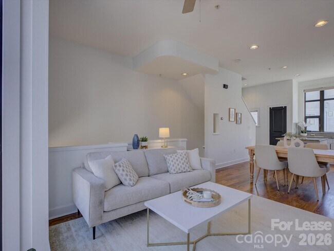 Photo - 636 Garden District Dr