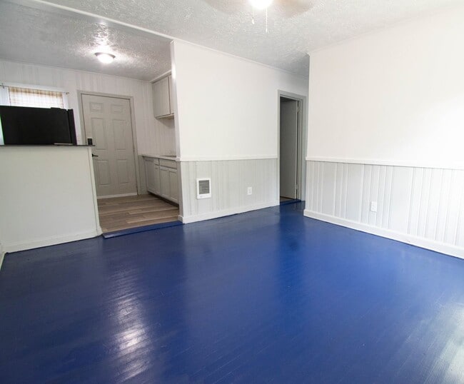 Photo - 2 Bedroom 1 Bathroom Updated Apartment! No Pets