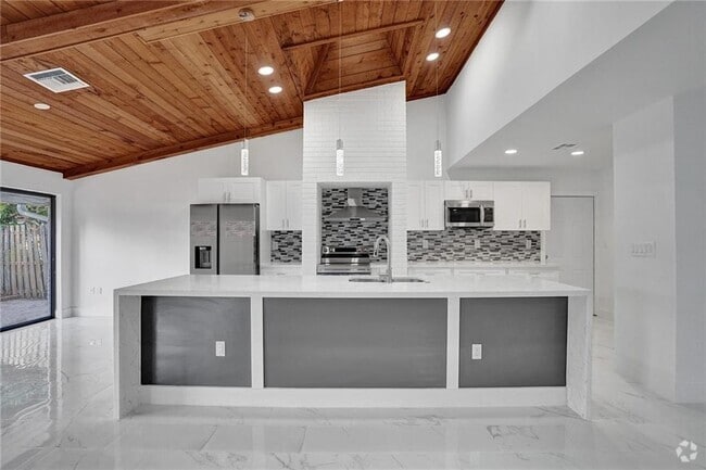 Building Photo - 8060 NW 45th St Rental