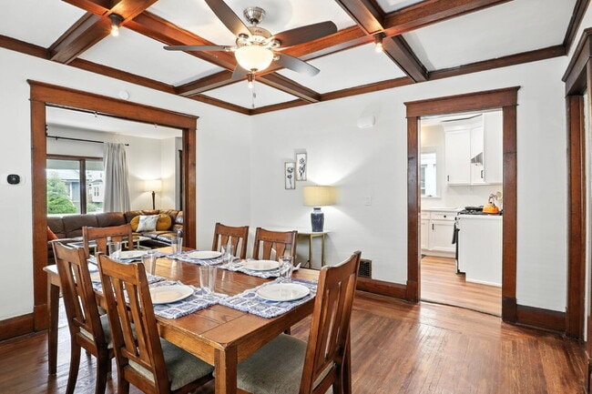 Photo - Fully Furnished 3-Bedroom Main-Floor Apartment in North Buffalo Unit Lower