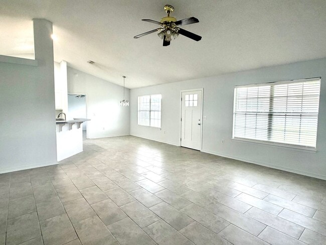 Photo - 6052 Meursalt Rd
