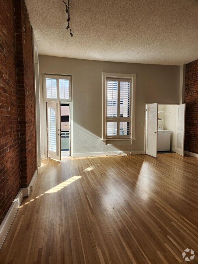 Building Photo - 1744 Blake St Rental
