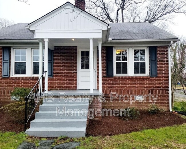 Photo - 122 Markham St