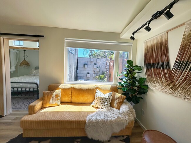 7044 McLaren Ave Unit 7044