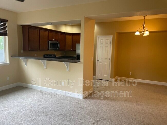 Photo - 5014 Everett St Unidad 101