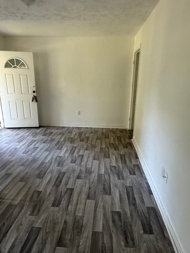 320 E Leavell Woods Dr