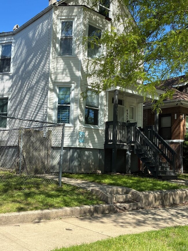 Building Photo - 6952 S Ada St Unit 2