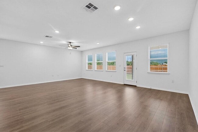 Photo - 1204 Purple Martin Dr
