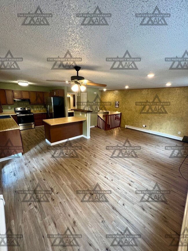 Photo - Home for rent in North Pole / 1-Car Garage / Pets on approval