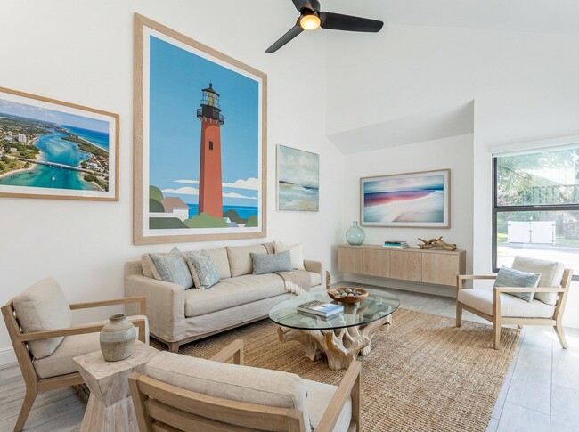 Photo - 302 Summerwinds Ln