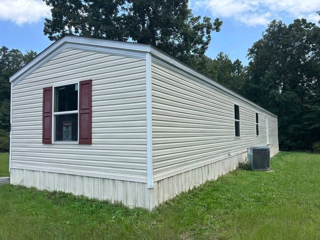 Photo - 302 Autumn Ln