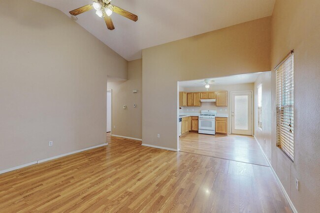 Photo - 10728 Hatch Dr NW