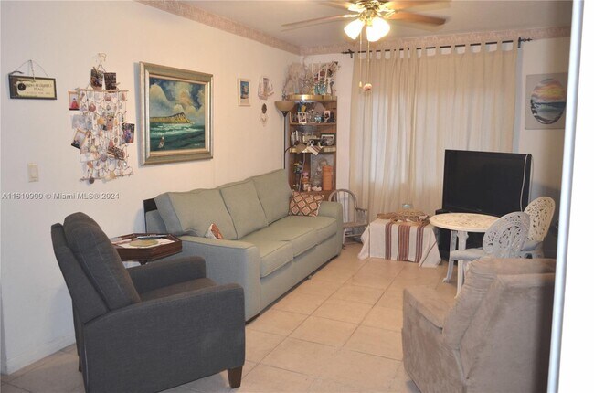 Photo - 7300 Byron Ave Unidad 24