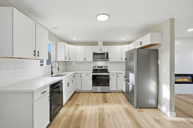 Photo - 2325 Yew St Unit A