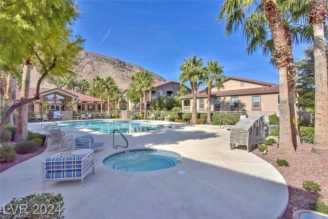 Building Photo - 3540 Cactus Shadow St Unit 204