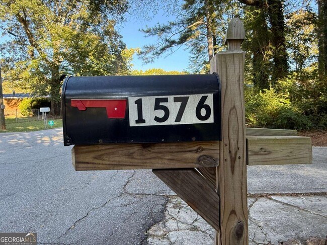 Photo - 1576 Carolyn Dr SW