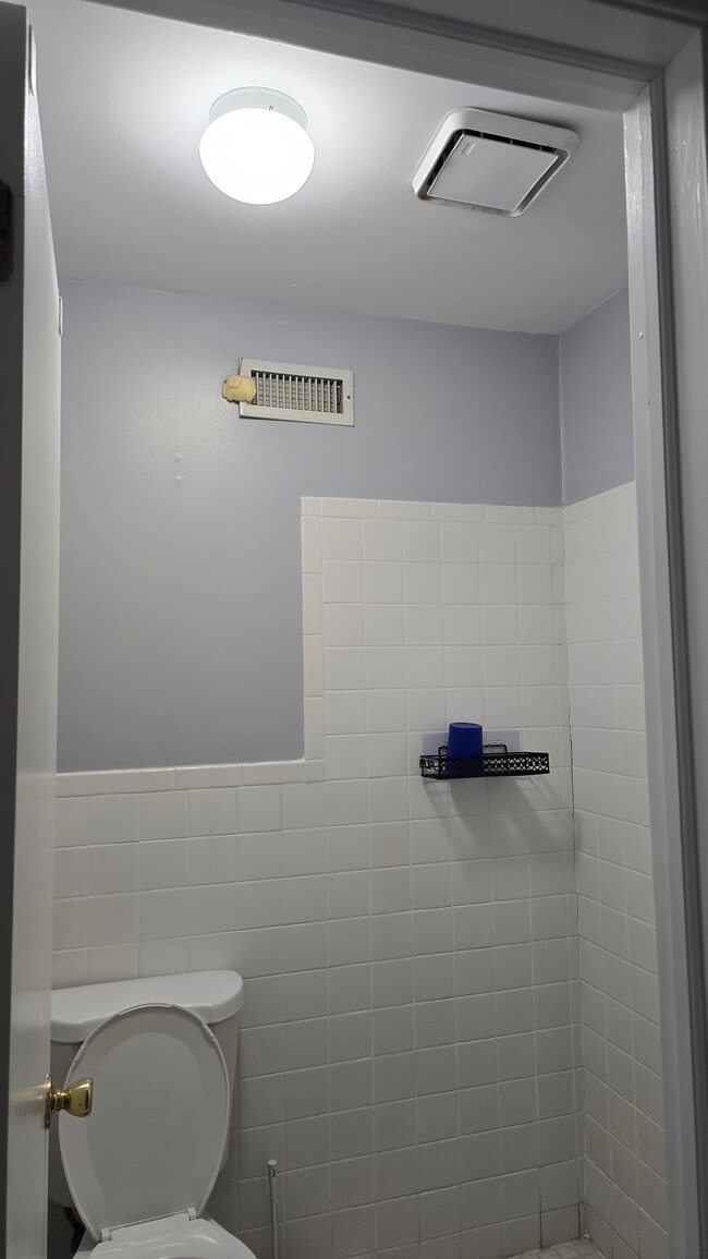 Photo - 22 Oyster Bay Rd Unit H