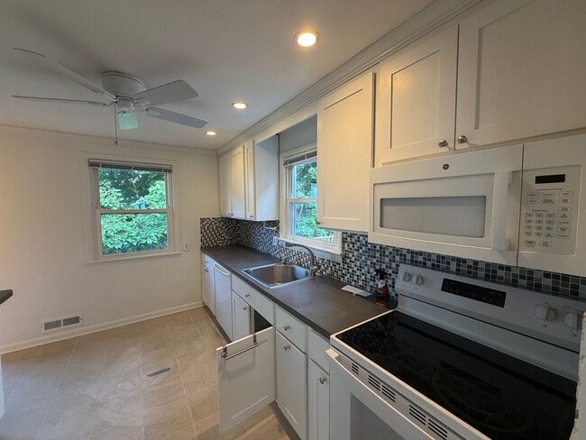 Photo - 135 Morningview Dr