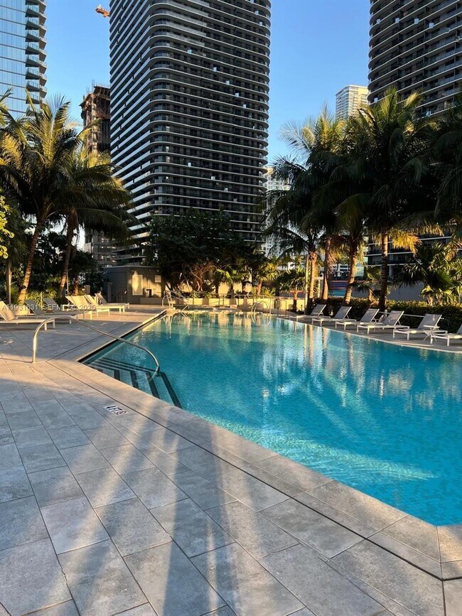 Photo - 88 SW 7th St Unidad 2708