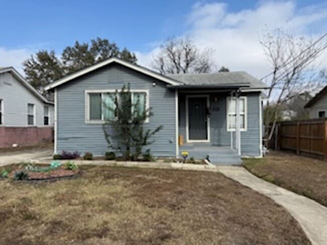 Building Photo - **50% Off First Month's Rent!!** Move-In Ready 4 Bedroom Home with Updated Kitchen & Private Yard