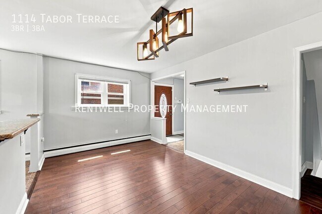 Photo - 1114 Tabor Terrace