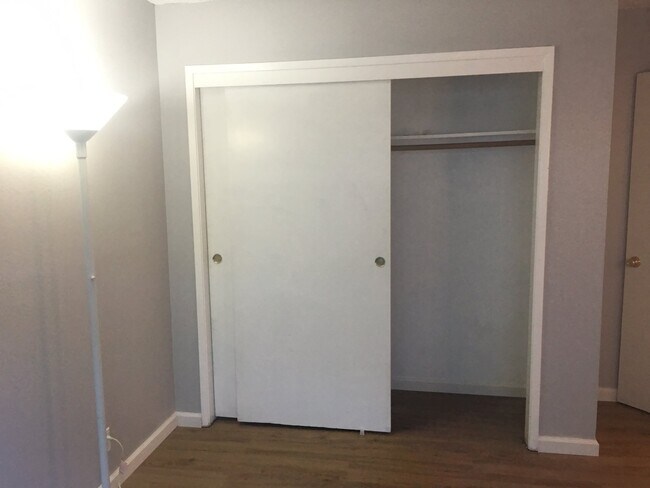 Photo - 2557 Silsby Ave