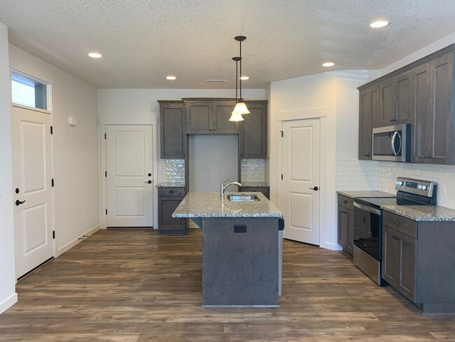 Photo - EZ  living - Honey stop the car !  Ridgefi...