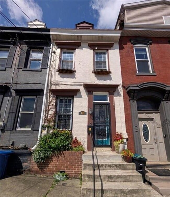Building Photo - 18 S 13th St