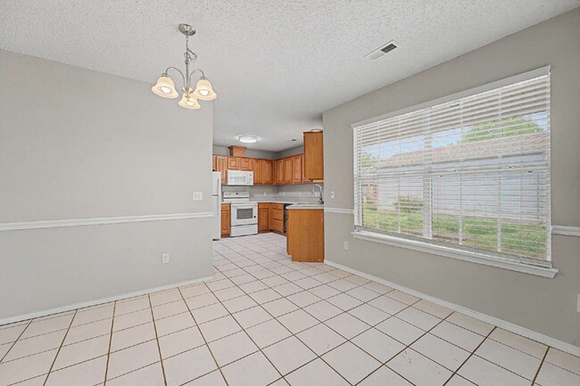 Photo - 313 Summerset St