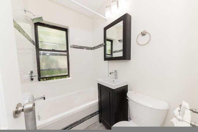 Photo - 2129 N Dayton St