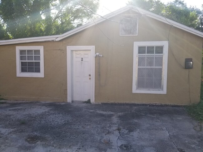 Building Photo - 4810 NW 21st Ave