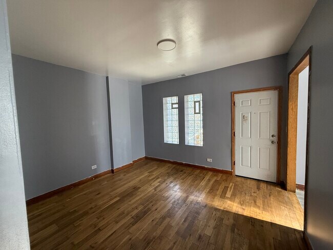 Photo - 1142 S Francisco Ave