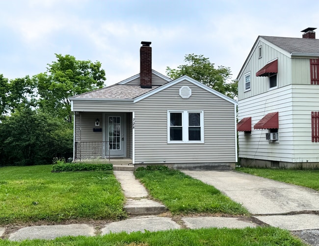 Updated 2-Bedroom Ranch on Hamilton’s West... - Updated 2-Bedroom Ranch on Hamilton’s West... House