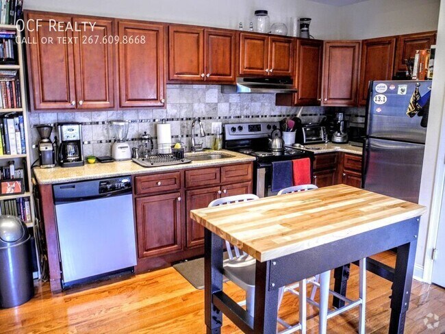 Building Photo - 1841 Bainbridge St Unit 1 Rental