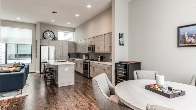 Photo - 1004 California St Unit 402