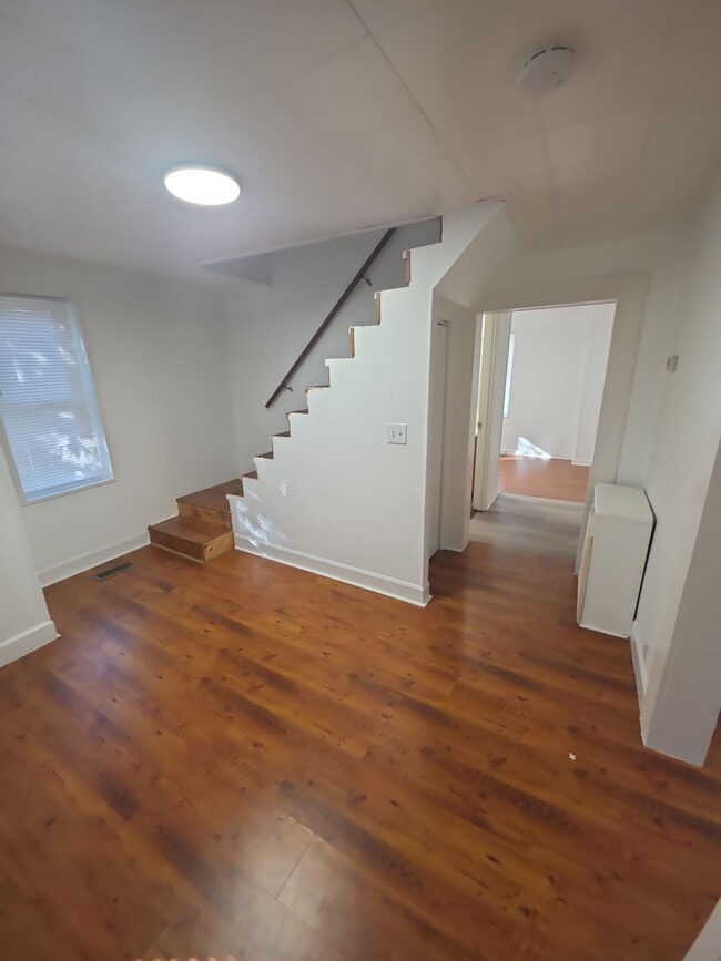 Photo - 613 Evans St