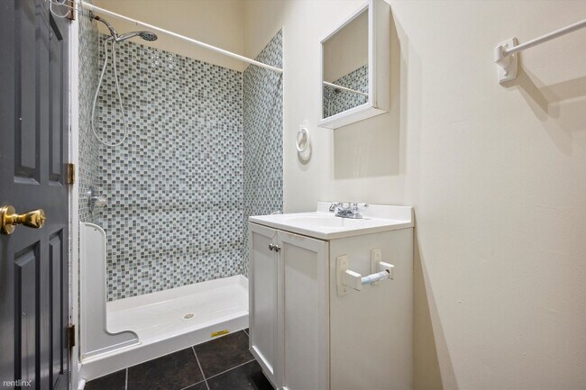 Photo - 3 br, 2 bath Triplex - 1619 DIAMOND ST Uni... Unit 101