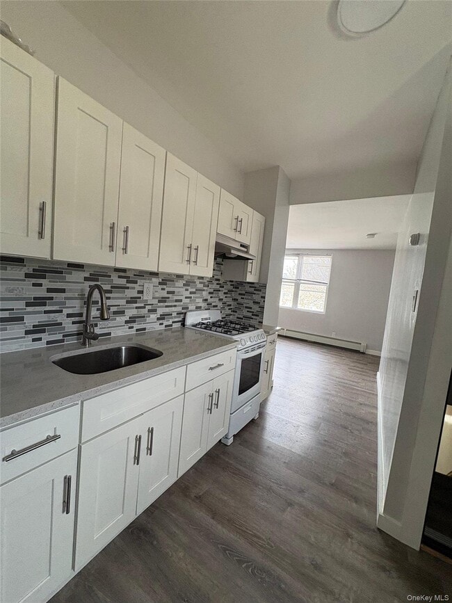 Photo - 52-25 Van Dam St Unit 2