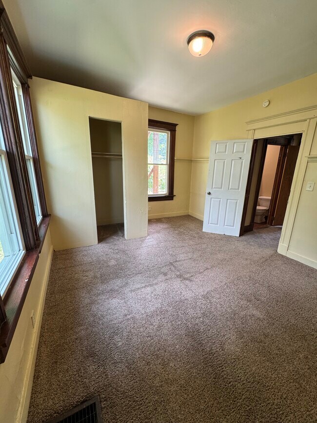 Photo - 919 LeClaire St