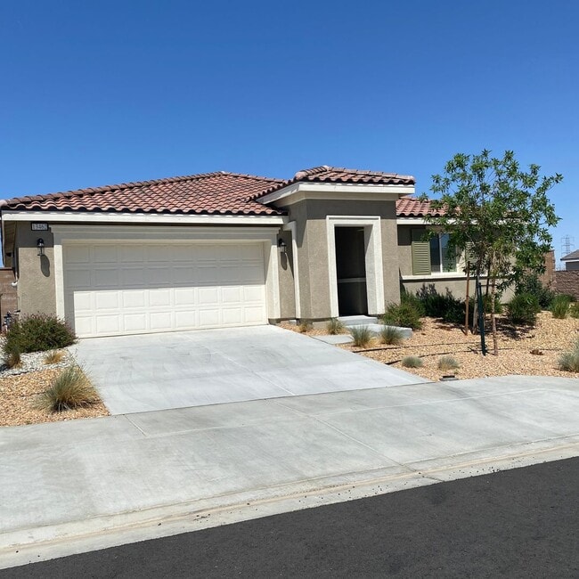 Photo - NEWER 4 BEDROOM VICTORVILLE HOME