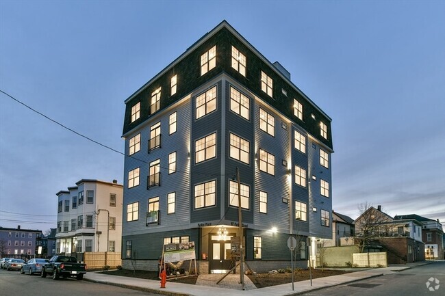 Building Photo - 87 Parker St Unit 302 Rental