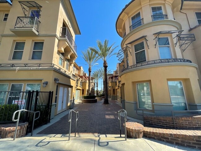 Photo - 306 District Ct