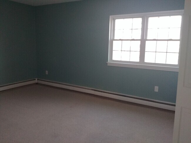 #1 bedroom - 19 Chapel Hill Dr Unit Plymouth-Heat Included
