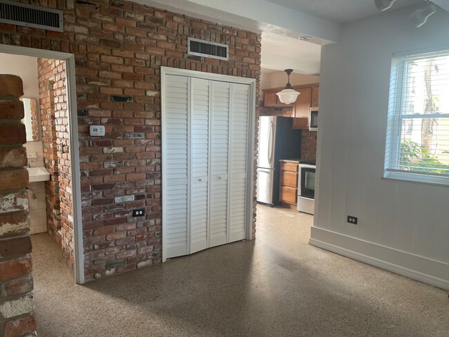 Photo - 912 N Grandview Ave