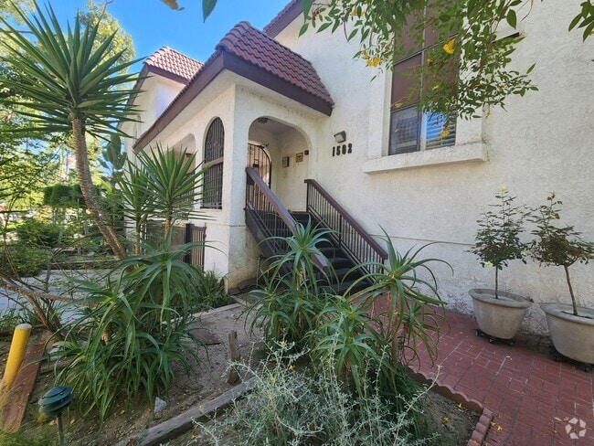 Building Photo - 1502 Rock Glen Ave Rental