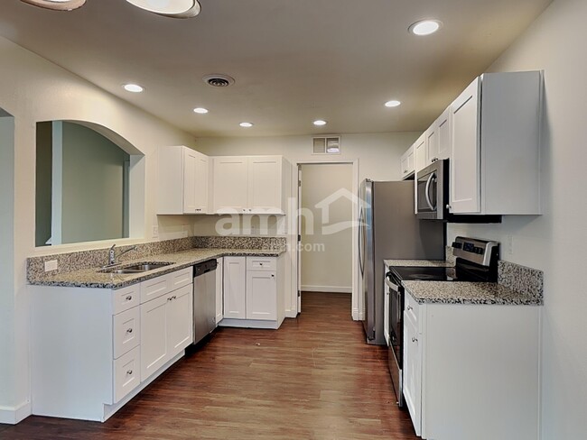 Photo - 96 W White Sands Dr