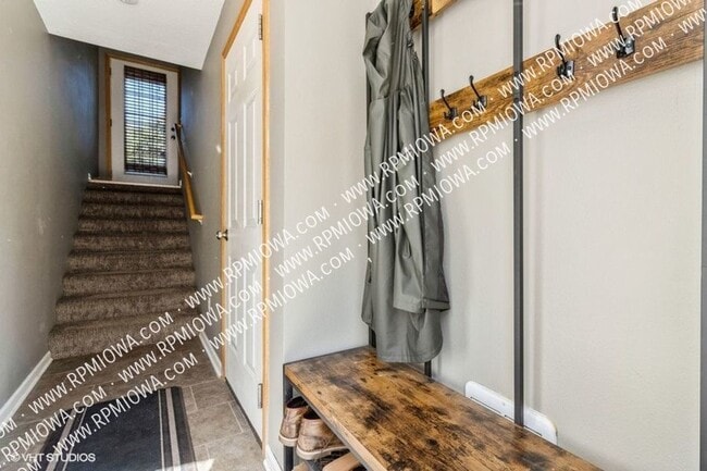 Photo - 15227 Alpine Dr