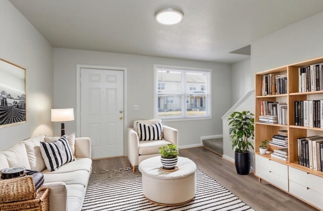 Photo - Seven Oaks Apartments